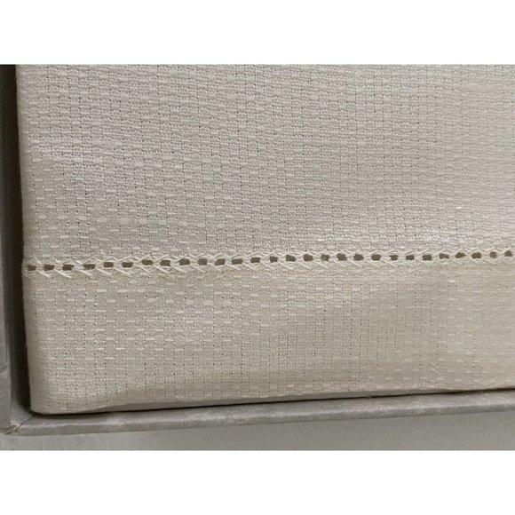 2 Vintage Donegal Pure Irish Linen Cream Guest Towels Embroidered Original Box - Picture 12 of 16